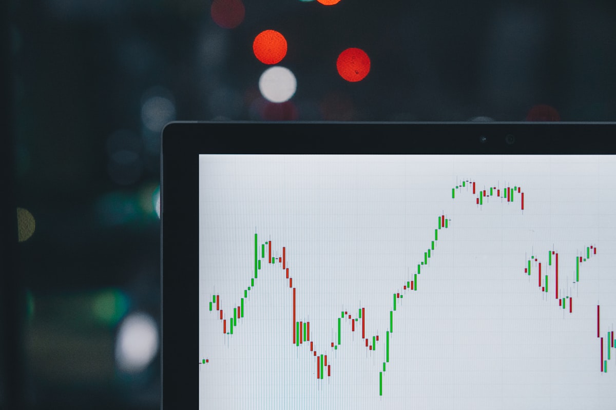 Financial Analysis Cover for stock-shakeout-signals-guide